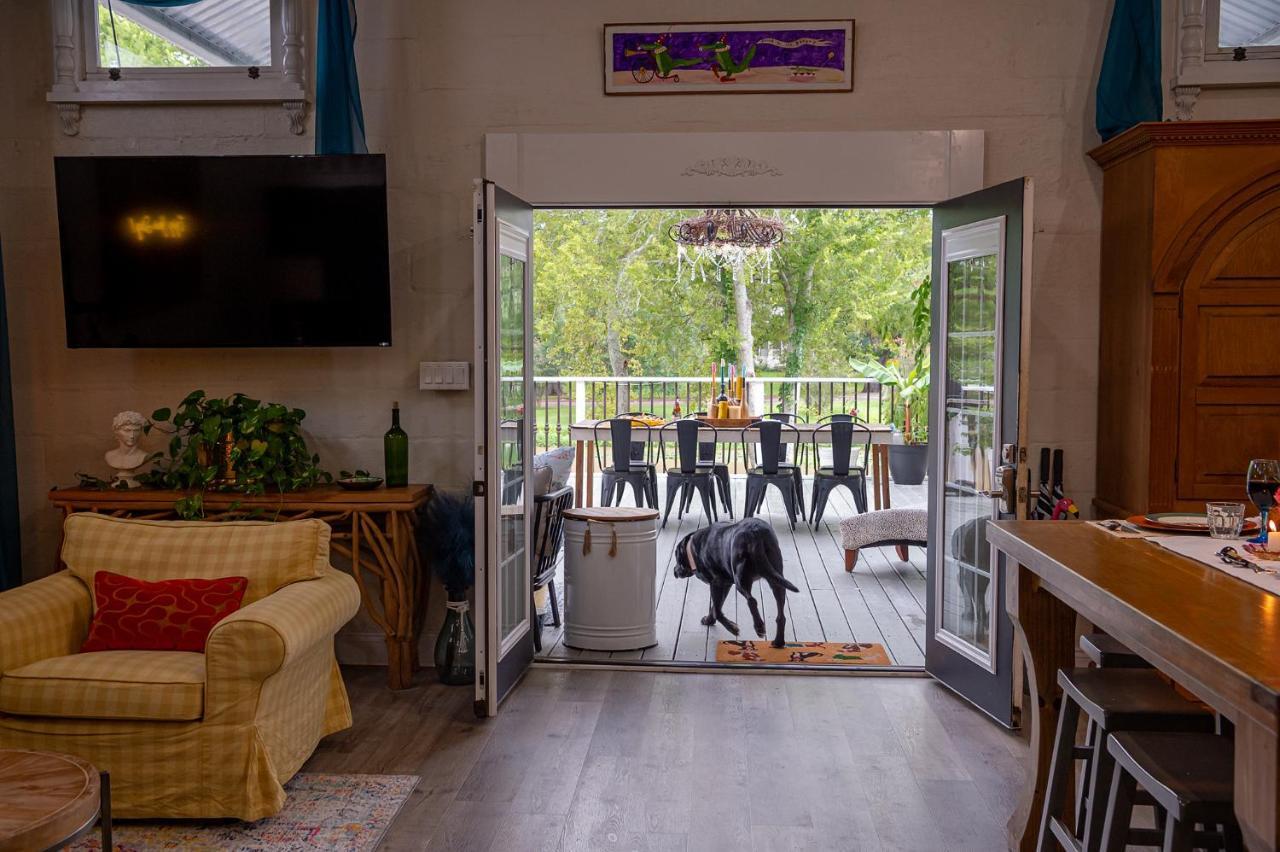 Chateau Royale, Pet Friendly, On Bayou, Downtown! 뉴이베리아 외부 사진