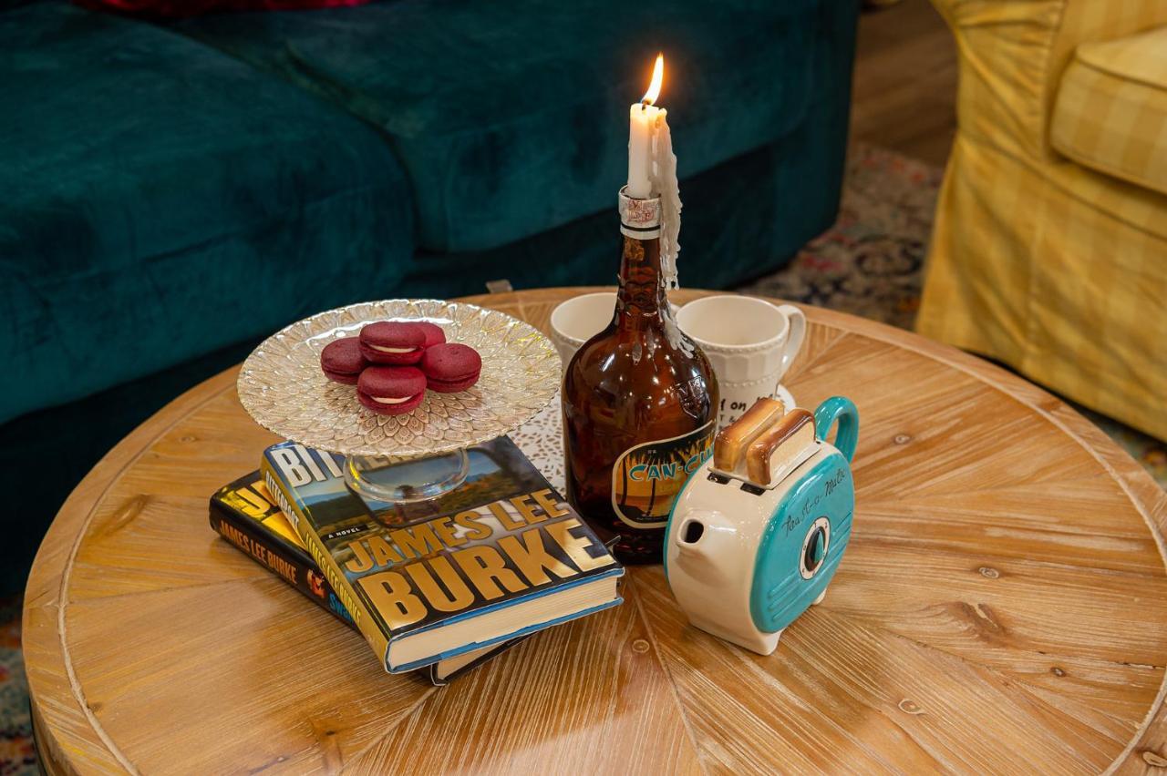 Chateau Royale, Pet Friendly, On Bayou, Downtown! 뉴이베리아 외부 사진