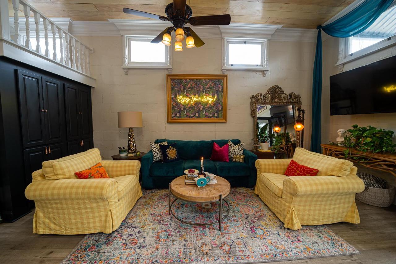 Chateau Royale, Pet Friendly, On Bayou, Downtown! 뉴이베리아 외부 사진